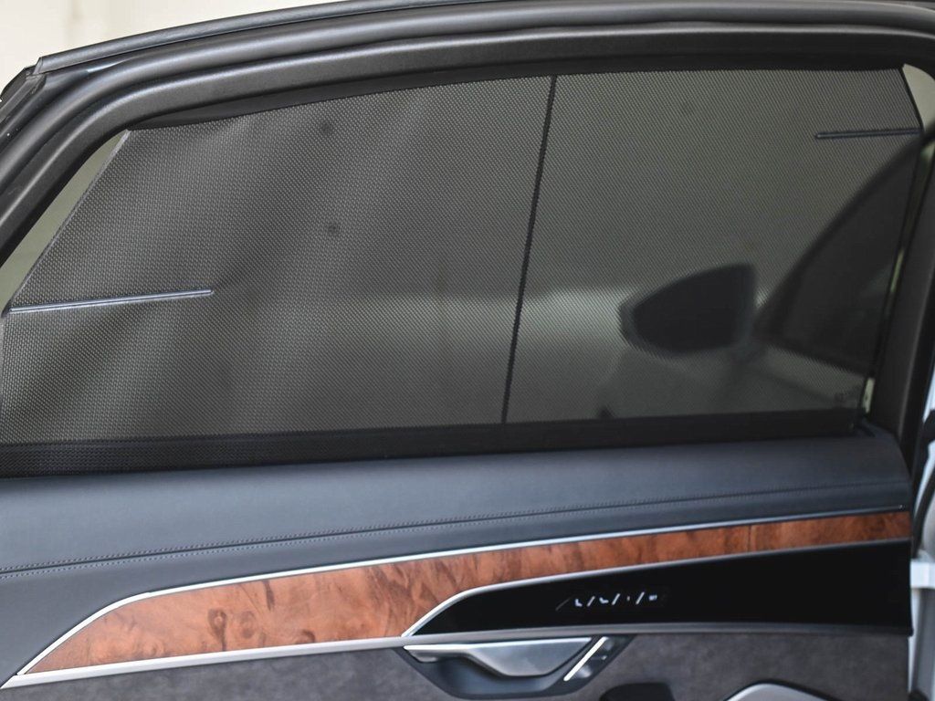 2021 Audi A8 L 60 TFSI Quattro photo 11