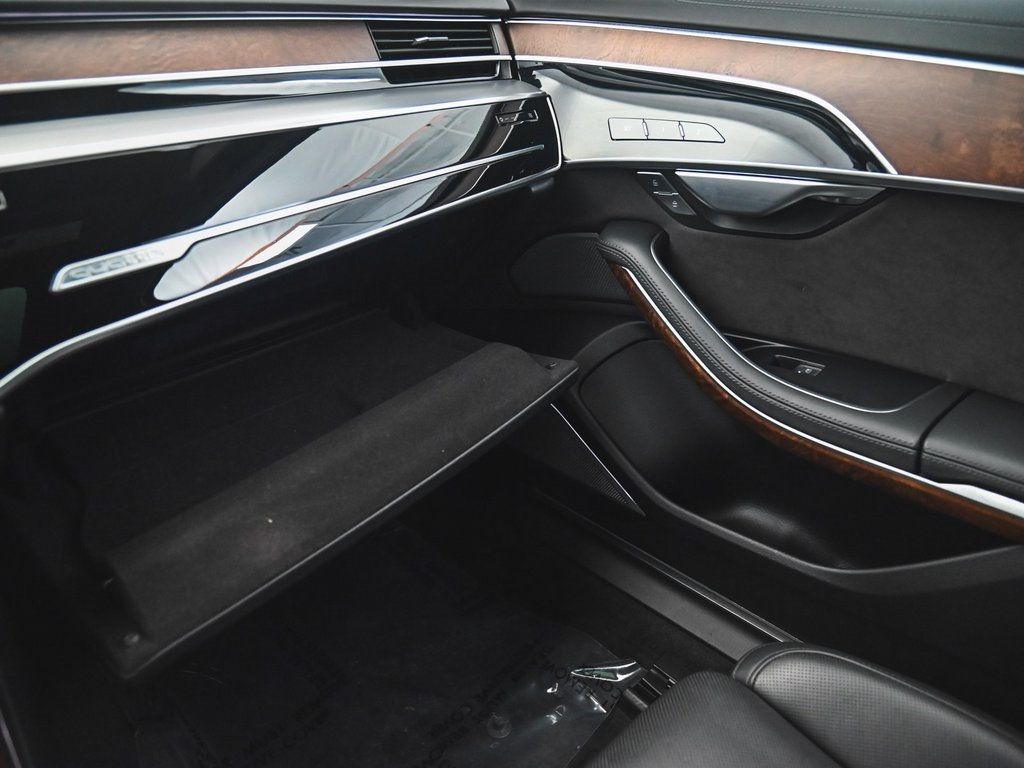 2021 Audi A8 L 60 TFSI Quattro photo 19