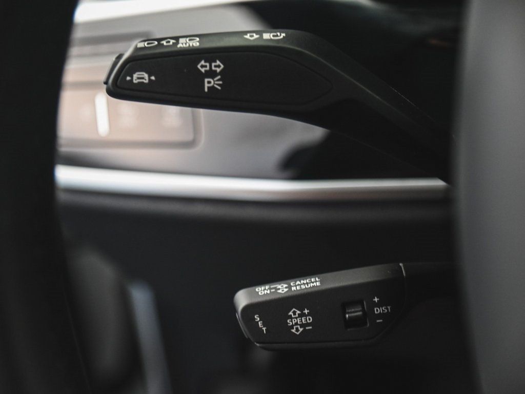 2021 Audi A8 L 60 TFSI Quattro photo 25