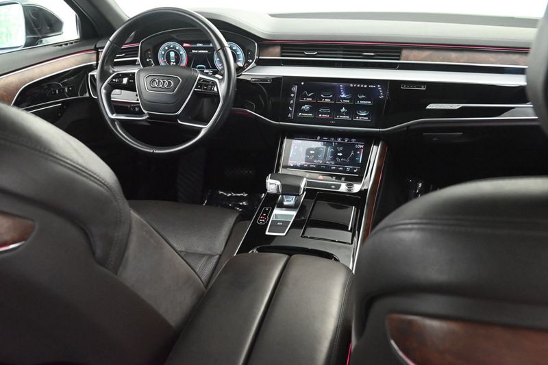 2021 Audi A8 L 55 photo 4