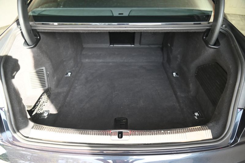 2021 Audi A8 L 55 photo 5