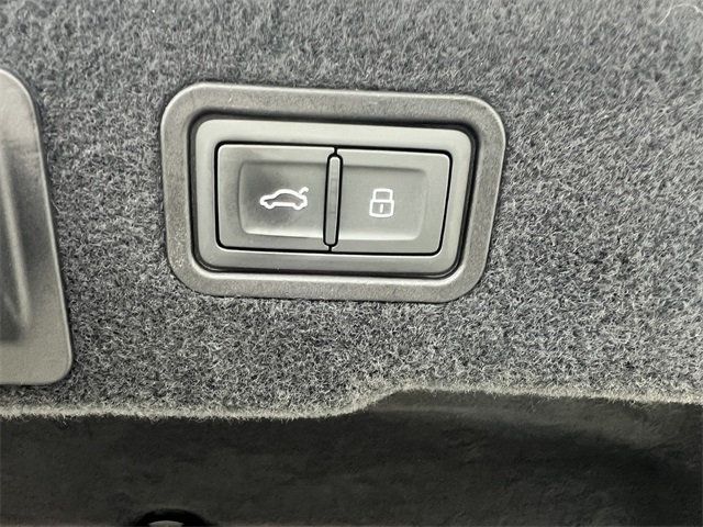 2021 Audi A8 L 55 - 22938260 - 17