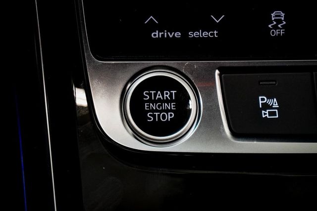 2021 Audi A8 L 55 Quattro photo 24