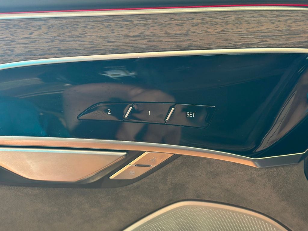2021 Audi A8 L 60 TFSI Quattro photo 25