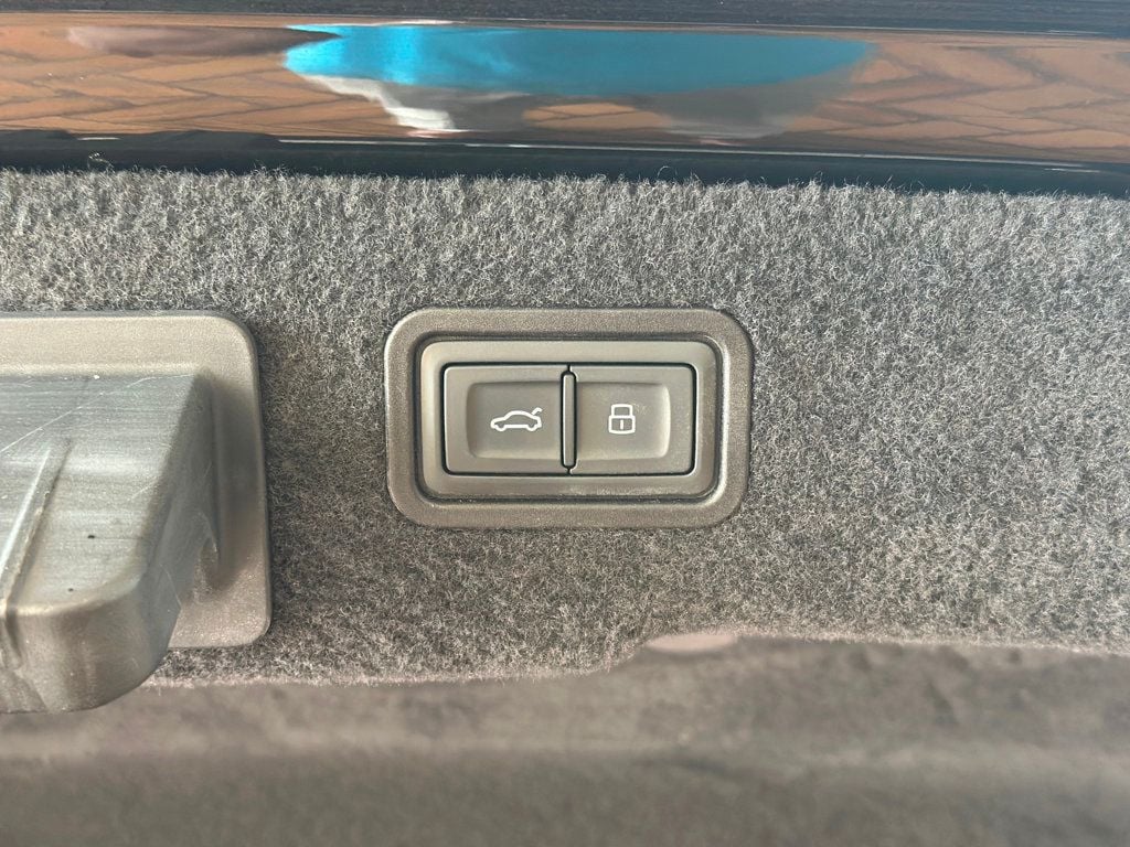 2021 Audi A8 L 60 TFSI Quattro photo 45