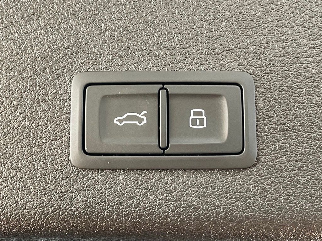 2021 Audi e-tron Premium Plus quattro - 22957010 - 24