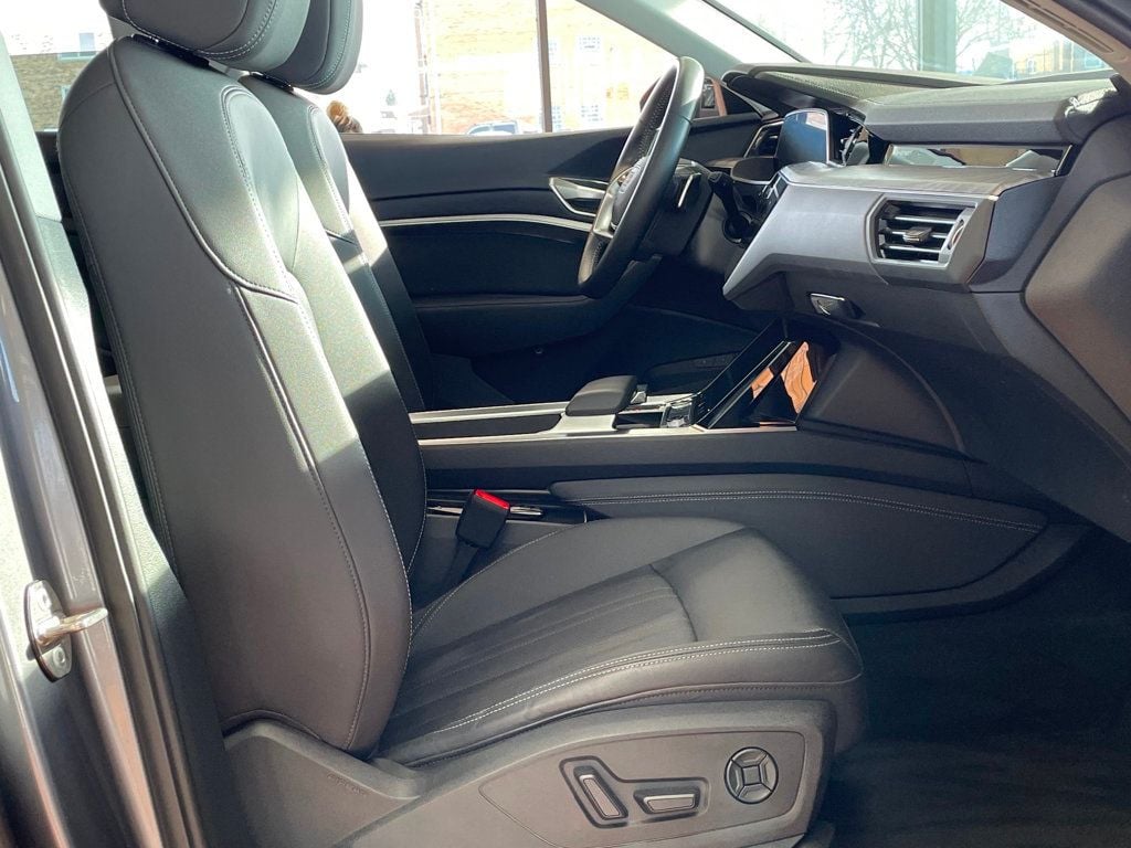 2021 Audi e-tron Premium Plus quattro - 22957010 - 26