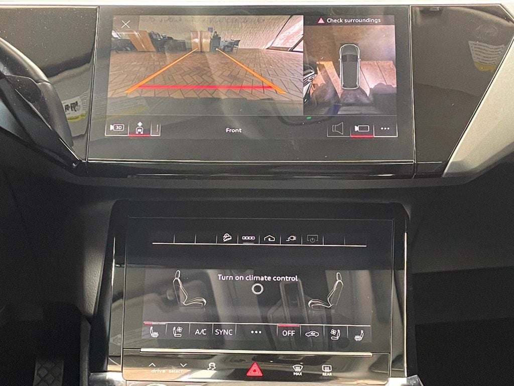 2021 Audi e-tron Premium Plus quattro - 22957010 - 32