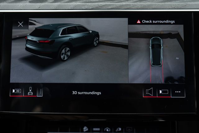 2021 Audi e-tron Premium Plus quattro - 22843309 - 25