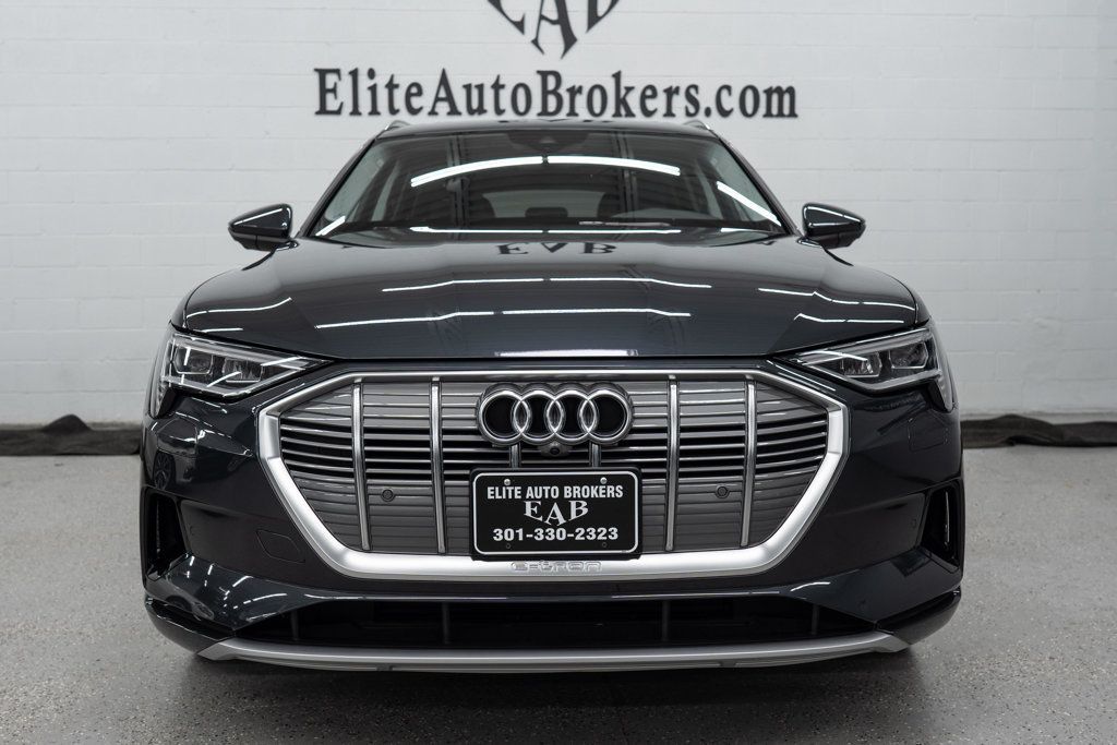 2021 Audi e-tron Premium Plus photo 3