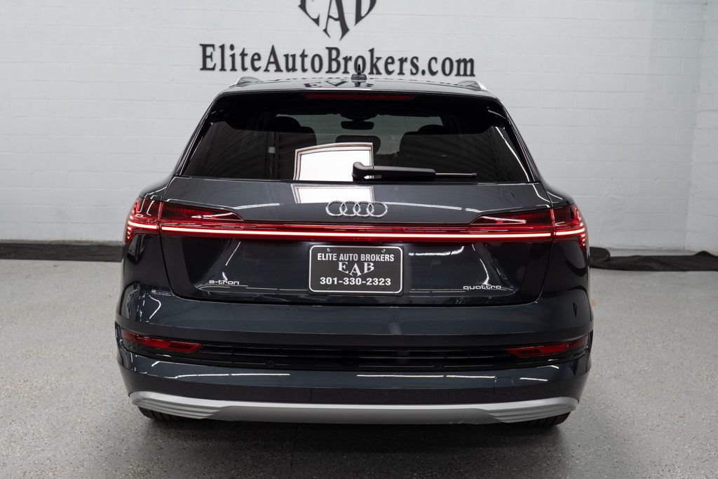 2021 Audi e-tron Premium Plus photo 4