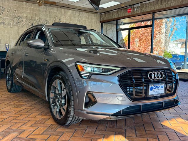 2021 Audi e-tron Premium quattro - 22945383 - 9