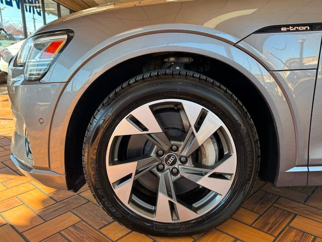 2021 Audi e-tron Premium quattro - 22945383 - 12