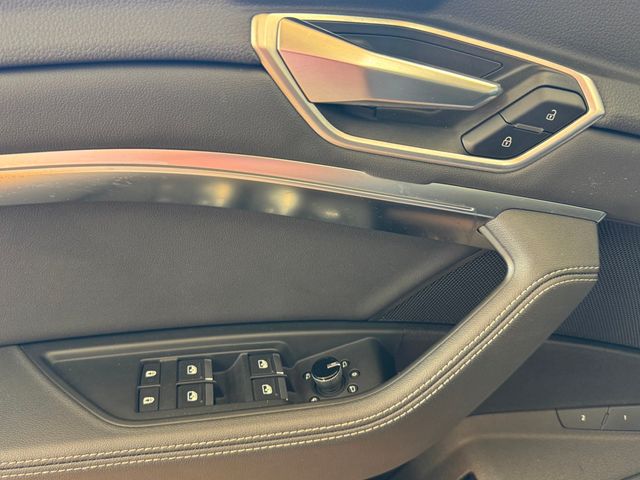 2021 Audi e-tron Premium quattro - 22945383 - 19
