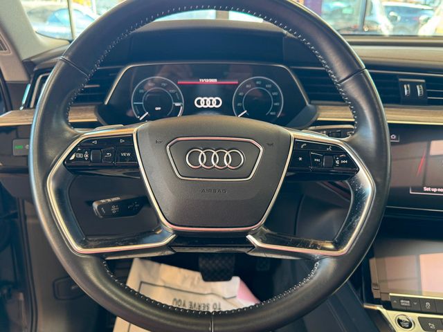 2021 Audi e-tron Premium quattro - 22945383 - 22