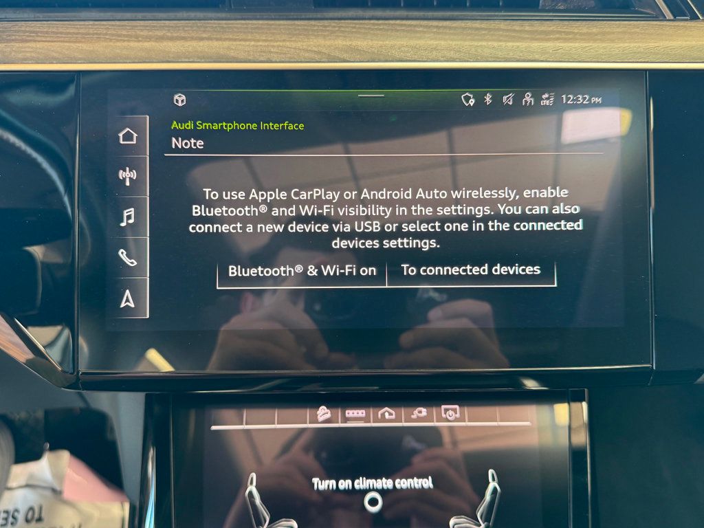 2021 Audi e-tron Premium quattro - 22945383 - 24