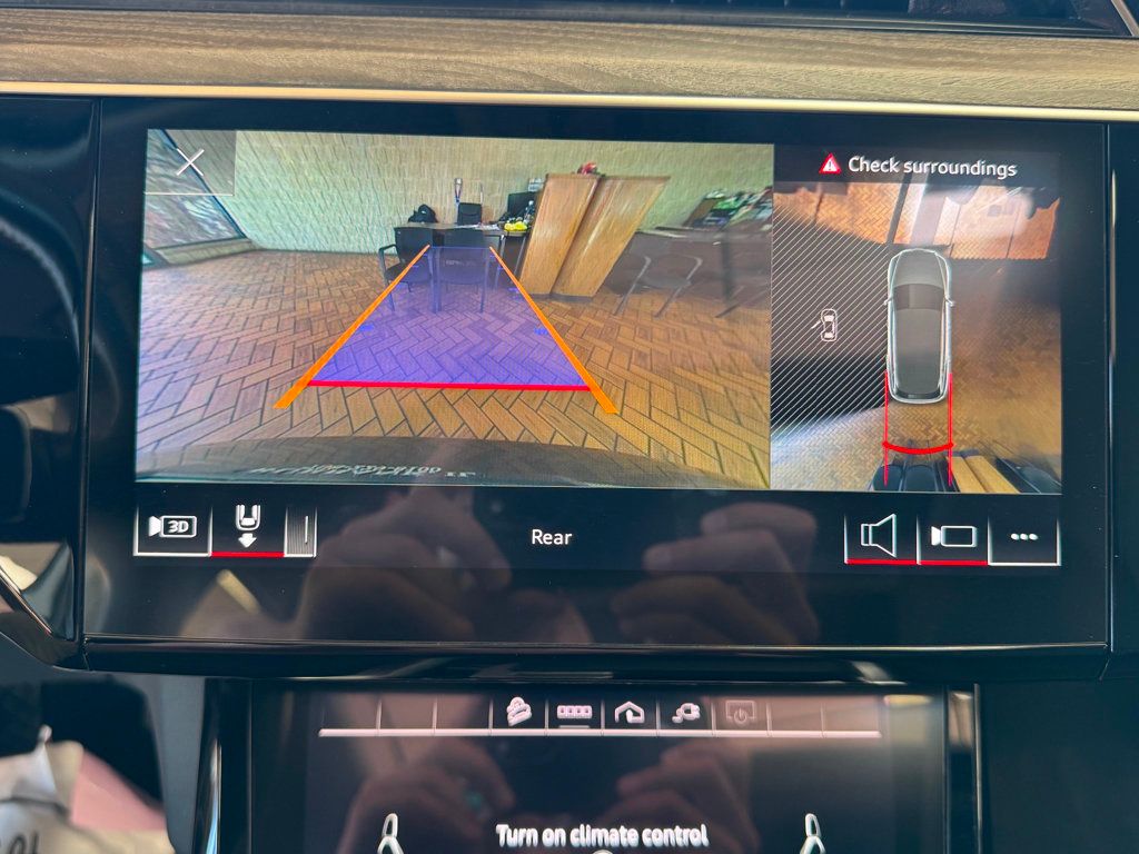 2021 Audi e-tron Premium quattro - 22945383 - 27