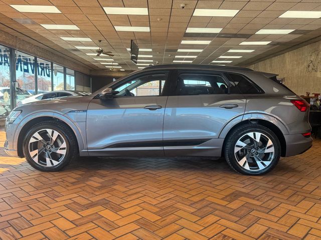 2021 Audi e-tron Premium quattro - 22945383 - 4