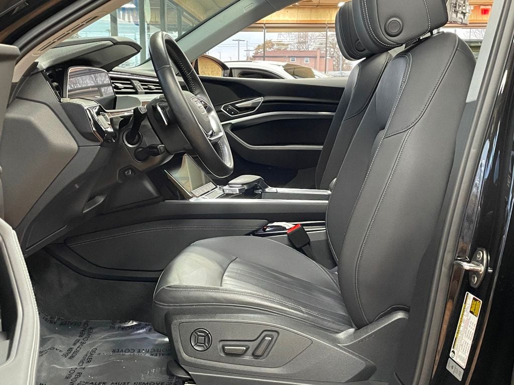 2021 Audi e-tron Premium quattro - 22949908 - 10