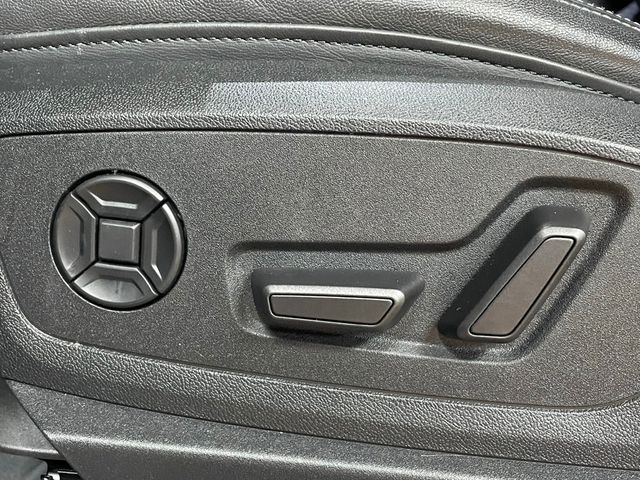 2021 Audi e-tron Premium quattro - 22949908 - 11