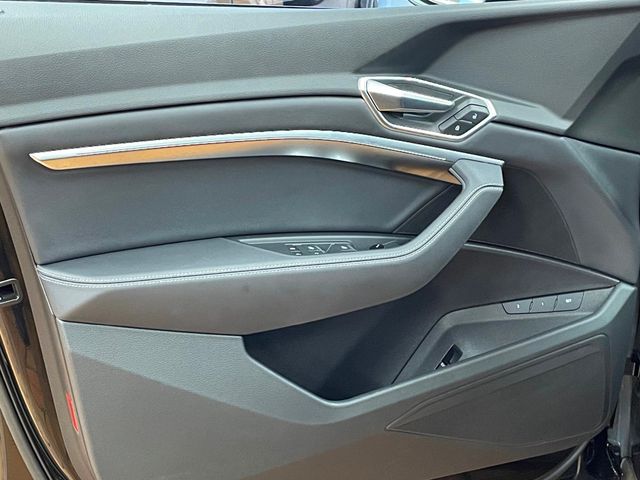 2021 Audi e-tron Premium quattro - 22949908 - 13
