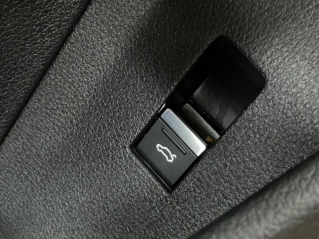 2021 Audi e-tron Premium quattro - 22949908 - 18