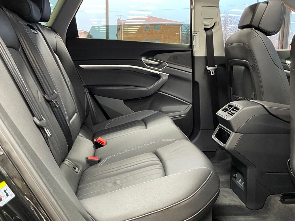 2021 Audi e-tron Premium quattro - 22949908 - 25