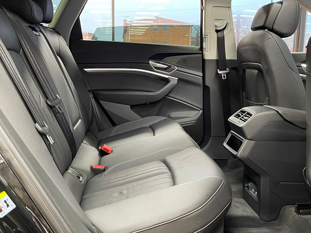 2021 Audi e-tron Premium quattro - 22949908 - 25