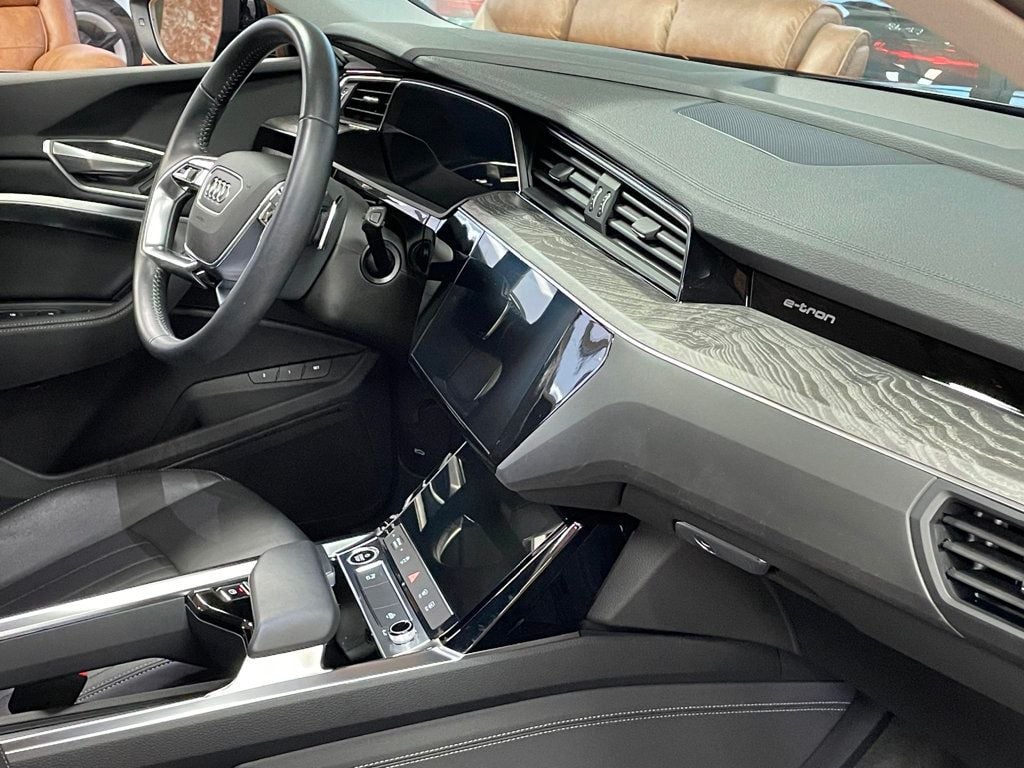 2021 Audi e-tron Premium quattro - 22949908 - 28