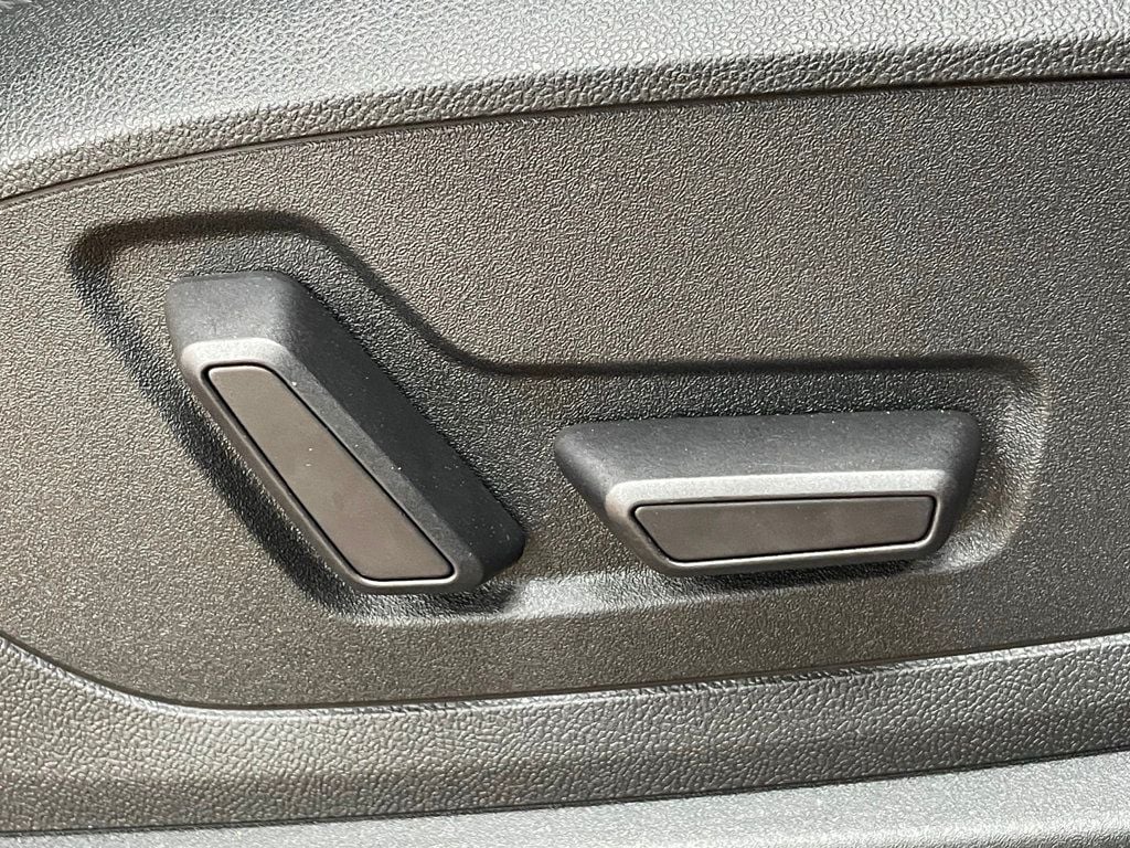 2021 Audi e-tron Premium quattro - 22949908 - 30