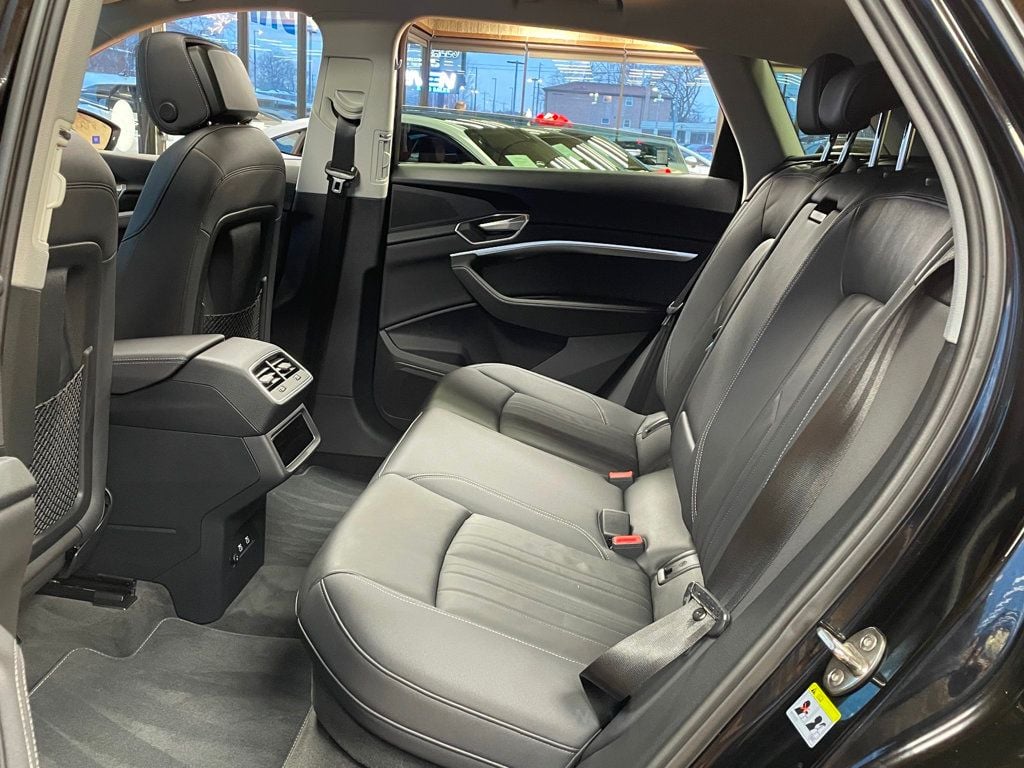 2021 Audi e-tron Premium quattro - 22958482 - 18
