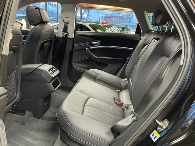 2021 Audi e-tron Premium quattro - 22958482 - 18
