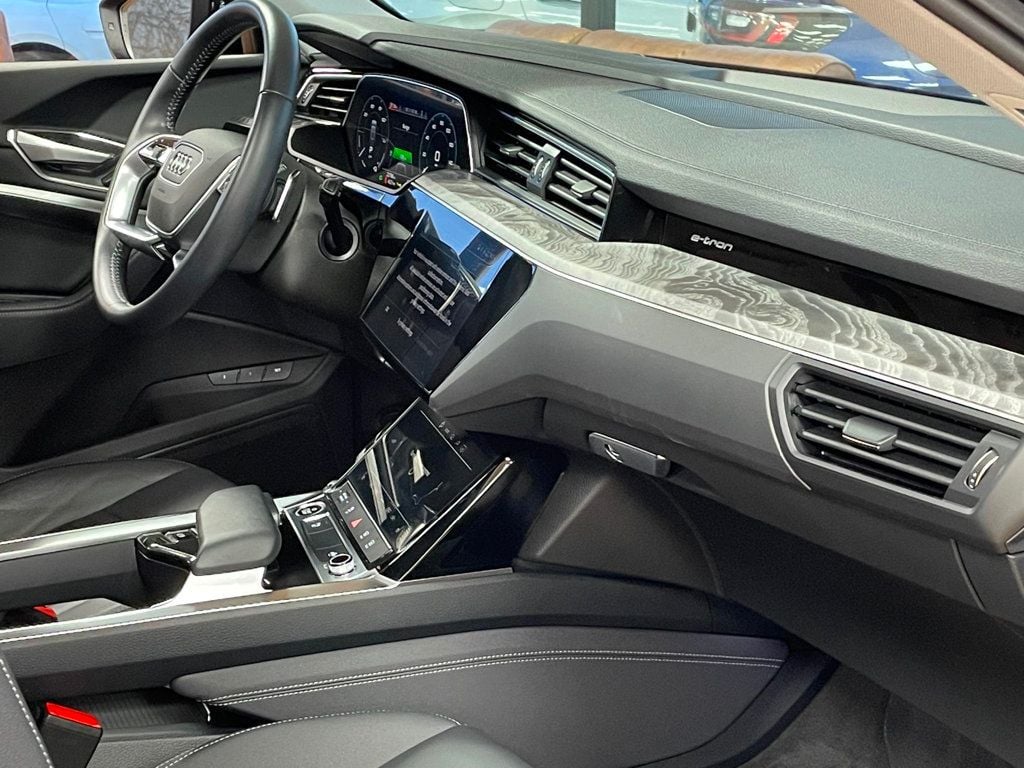 2021 Audi e-tron Premium quattro - 22958482 - 26