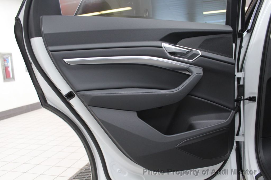 2021 Audi e-tron Premium quattro - 21206373 - 32