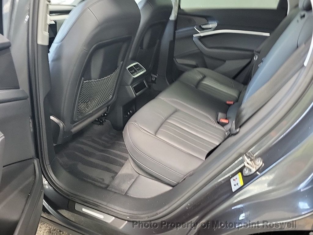 2021 Audi e-tron Premium photo 2