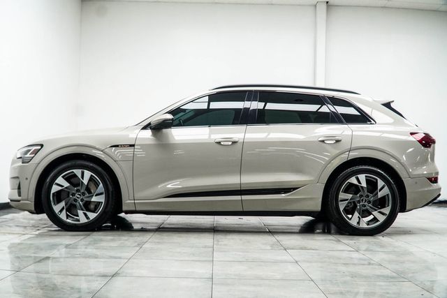 2021 Audi e-tron Premium quattro - 23068660 - 11