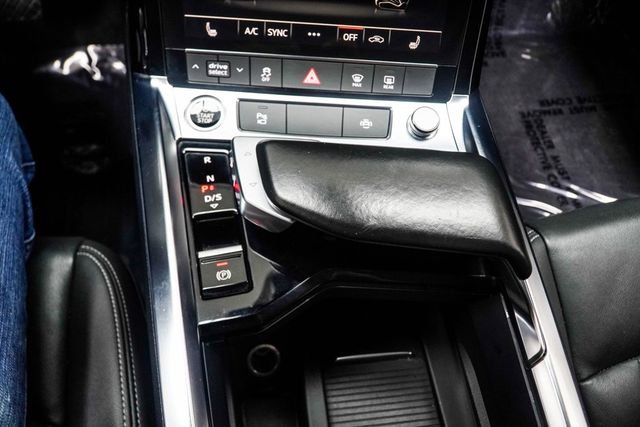 2021 Audi e-tron Premium quattro - 23068660 - 22