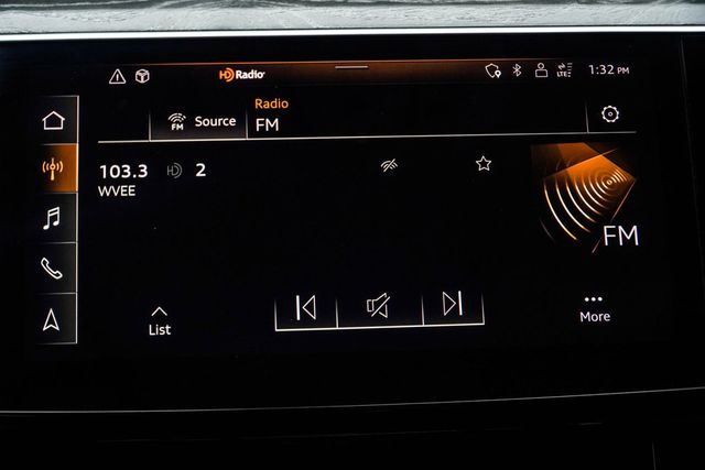 2021 Audi e-tron Premium quattro - 23068660 - 26