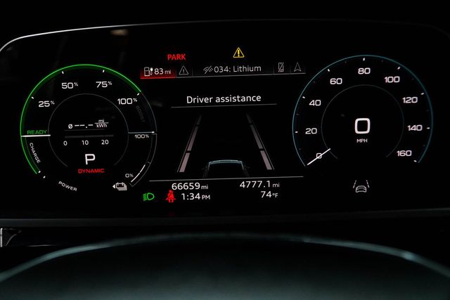 2021 Audi e-tron Premium quattro - 23068660 - 36