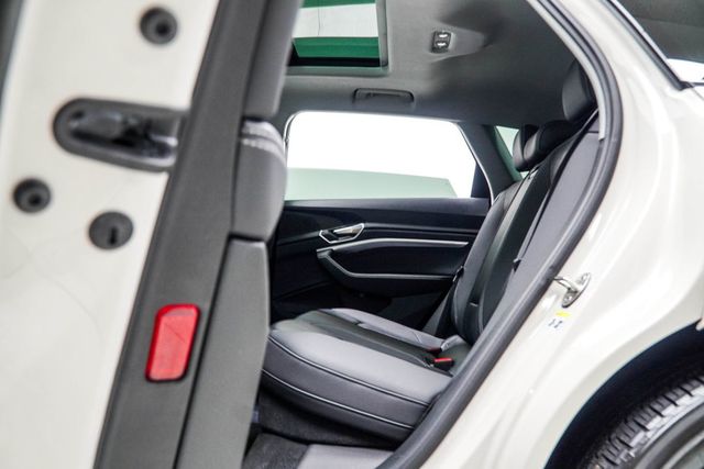2021 Audi e-tron Premium quattro - 23068660 - 41