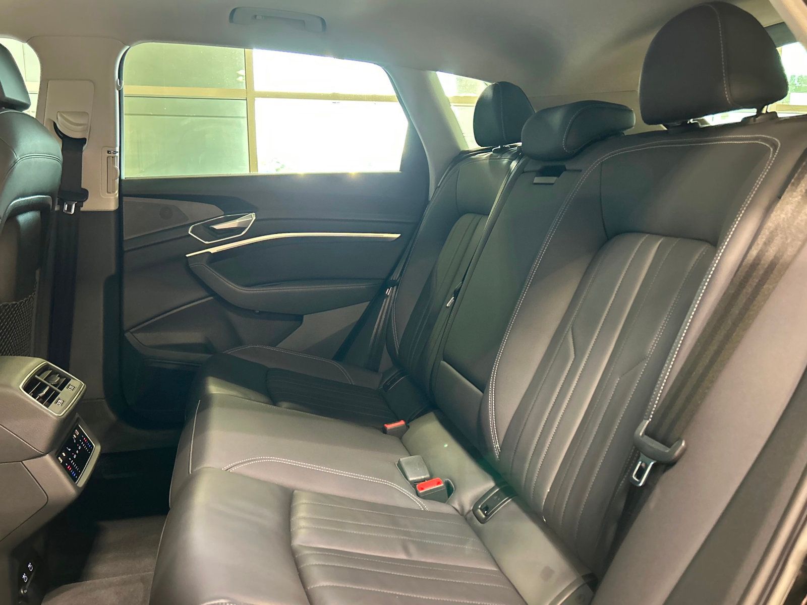 2021 Audi e-tron Premium photo 20
