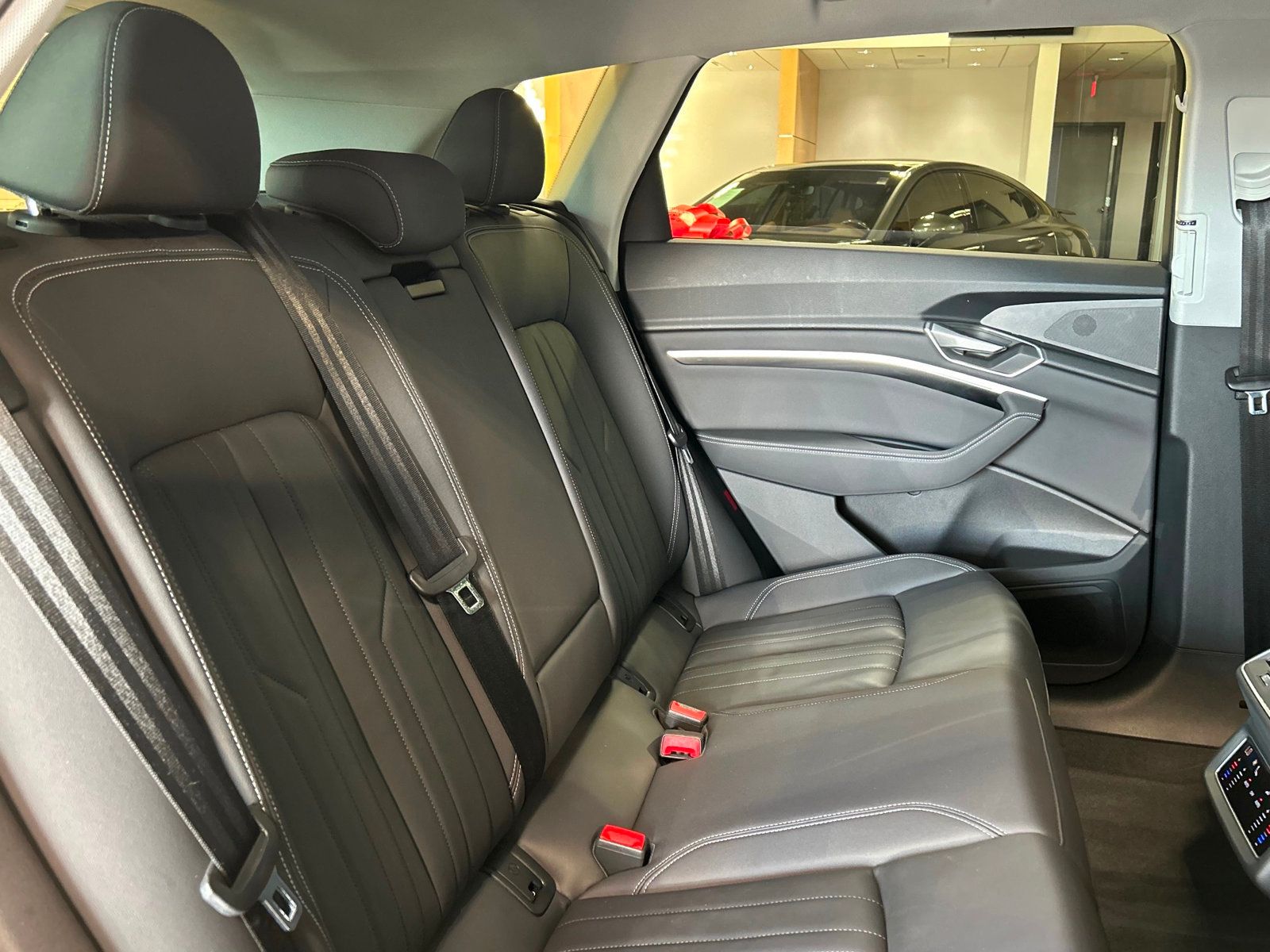 2021 Audi e-tron Premium photo 22