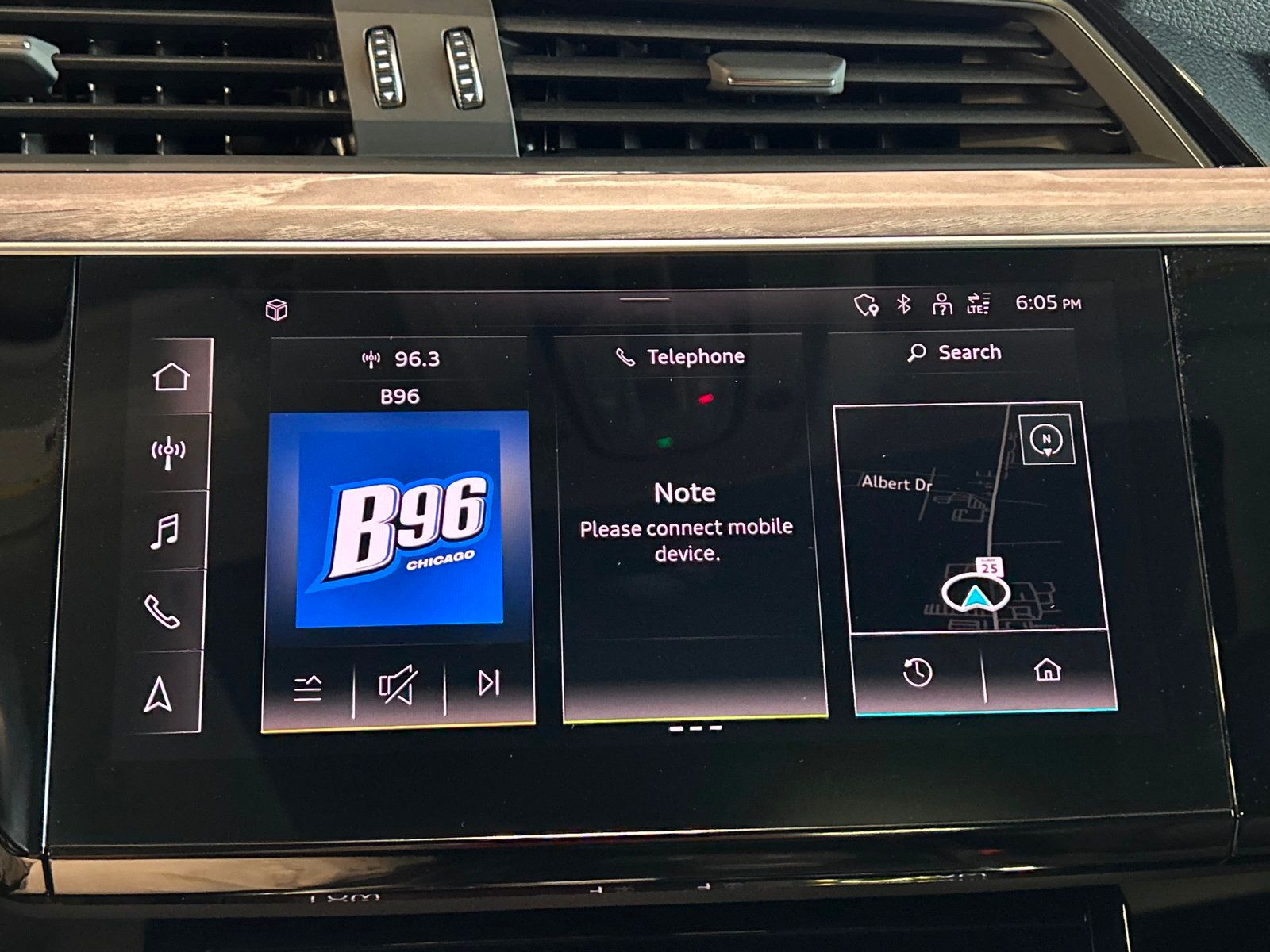 2021 Audi e-tron Premium photo 30