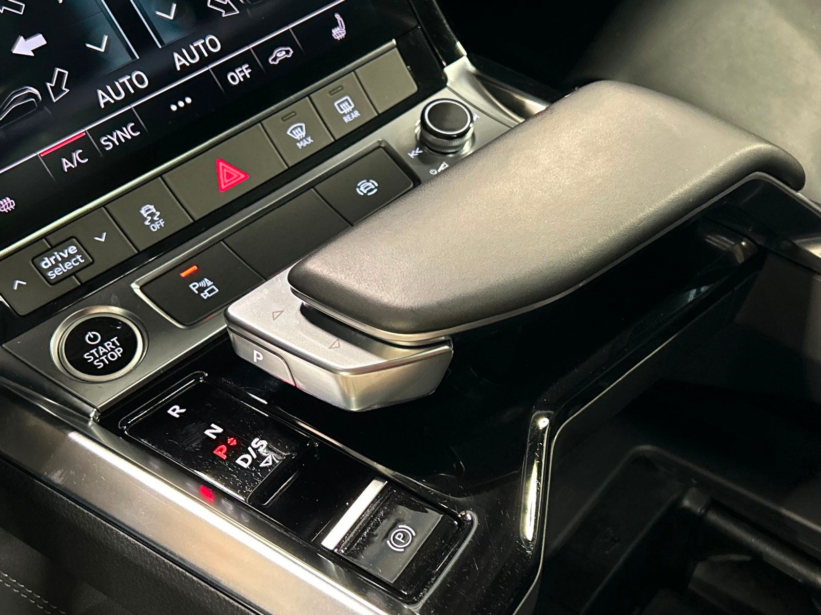 2021 Audi e-tron Premium photo 35
