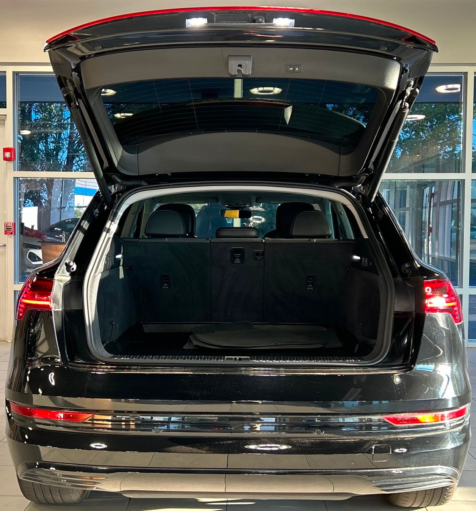 2021 Audi e-tron Premium photo 36