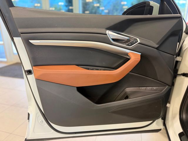 2021 Audi e-tron Premium quattro - 23052372 - 17