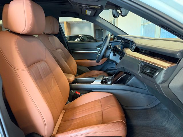 2021 Audi e-tron Premium quattro - 23052372 - 22