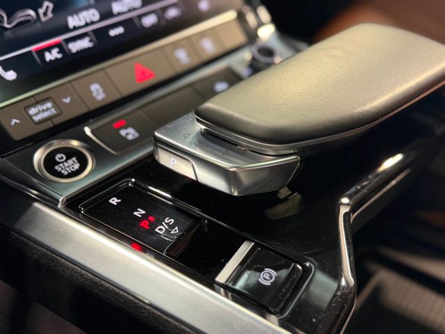 2021 Audi e-tron Premium quattro - 23052372 - 33