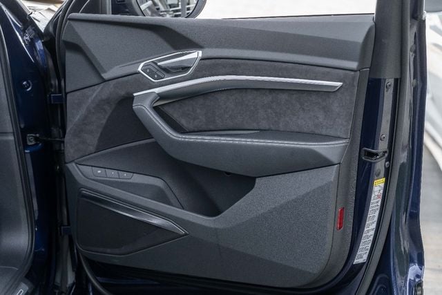 2021 Audi e-tron PRESTIGE, ONE OWNER - 22285733 - 14
