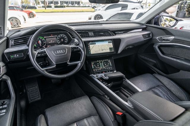 2021 Audi e-tron PRESTIGE, ONE OWNER - 22285733 - 21